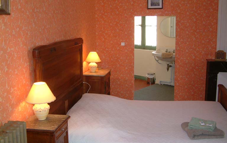 10-Orange-room