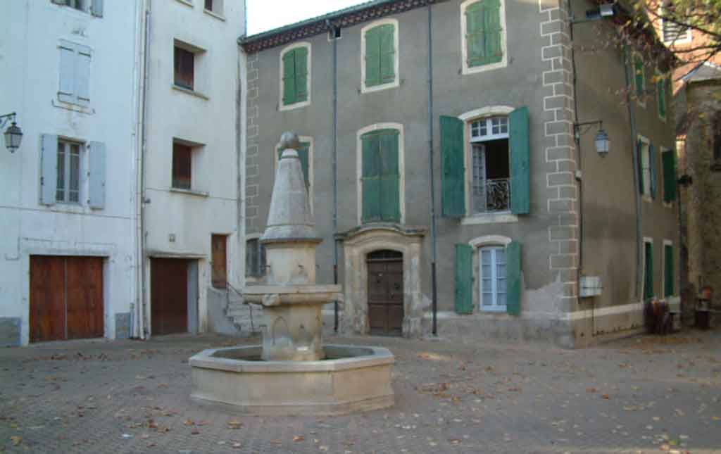 Fountain-in-winter