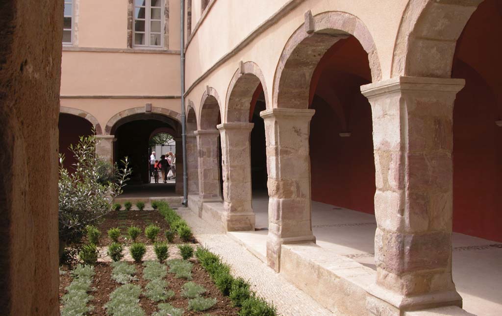 St-Chinian-Cloisters
