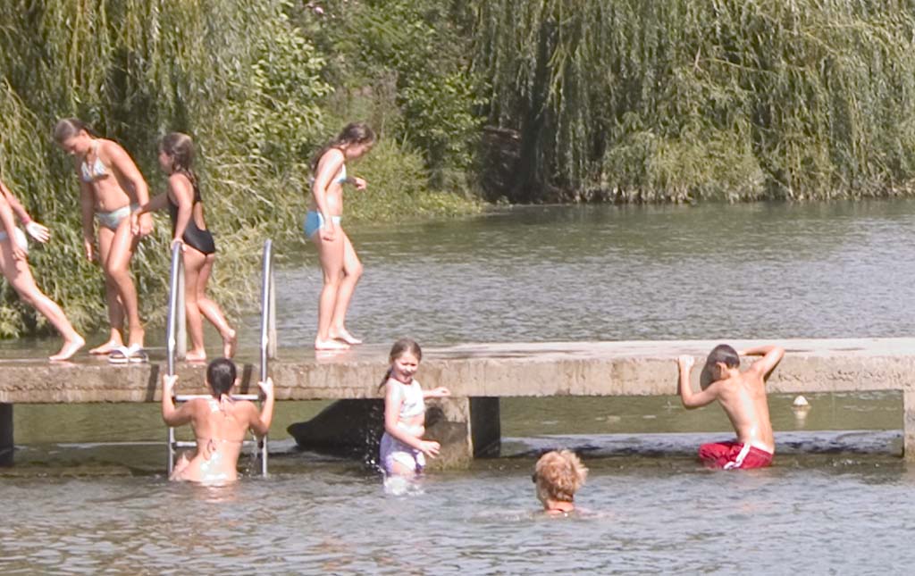 Swimming-Bize-Minervois-2
